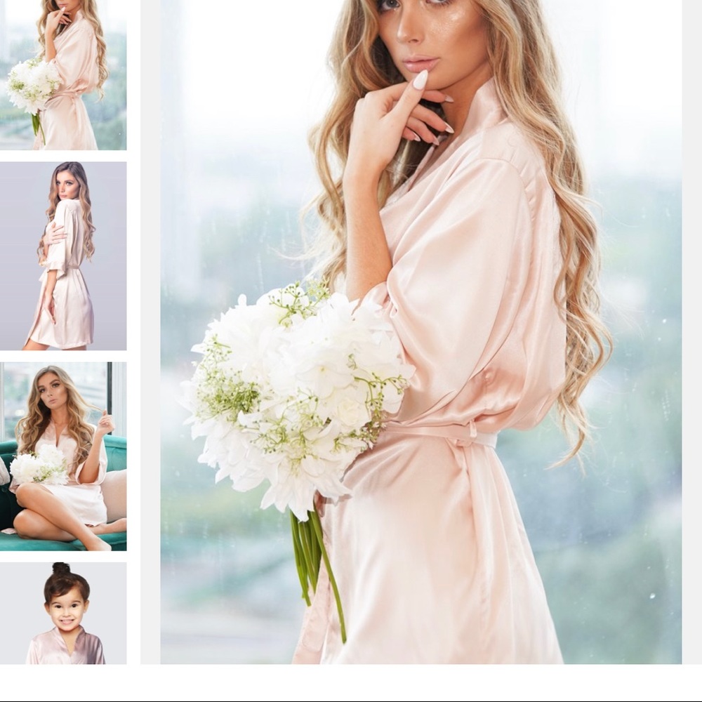 Silk robe in blush